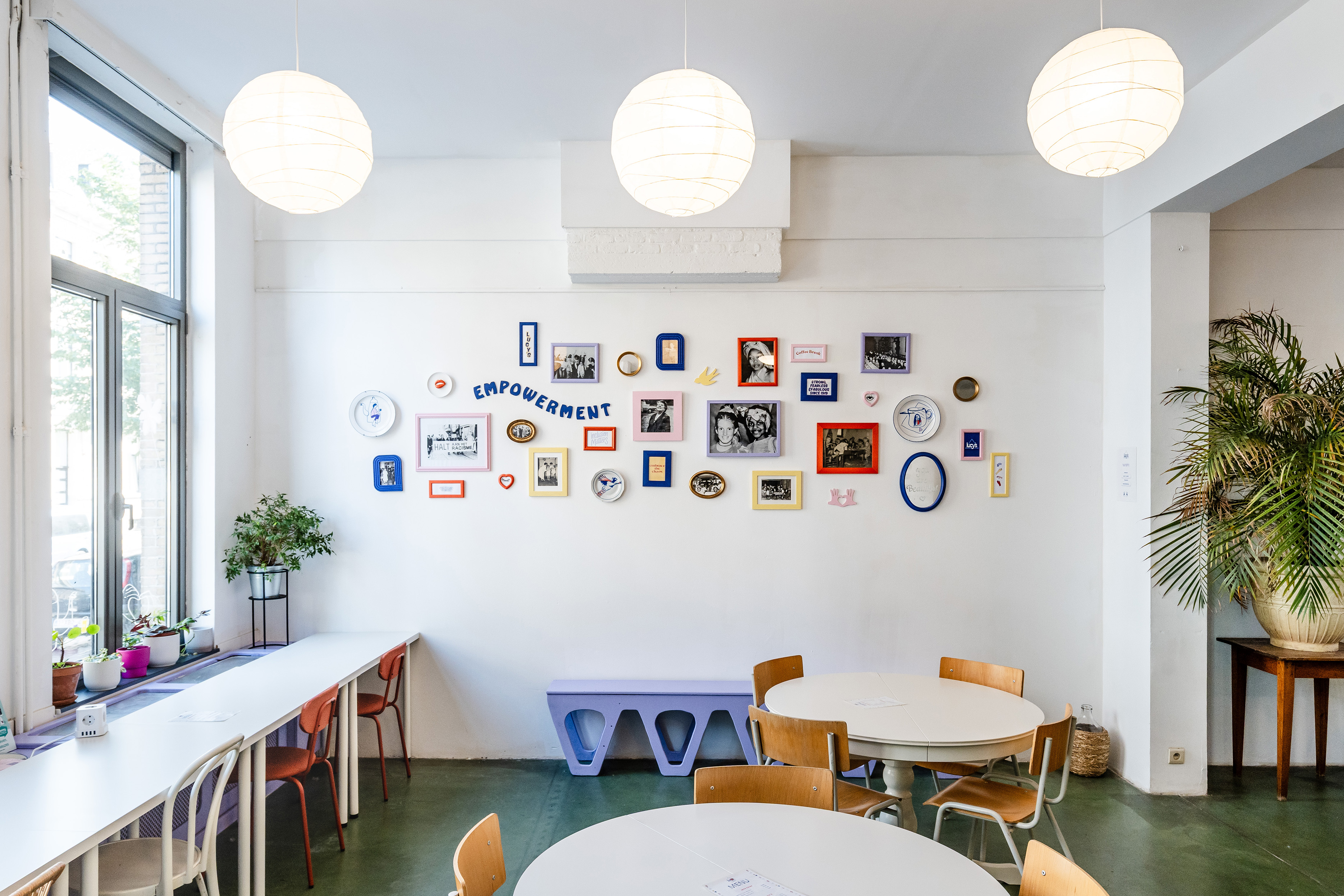Zicht op één van de studeerruimtes bij Lucy's Antwerp