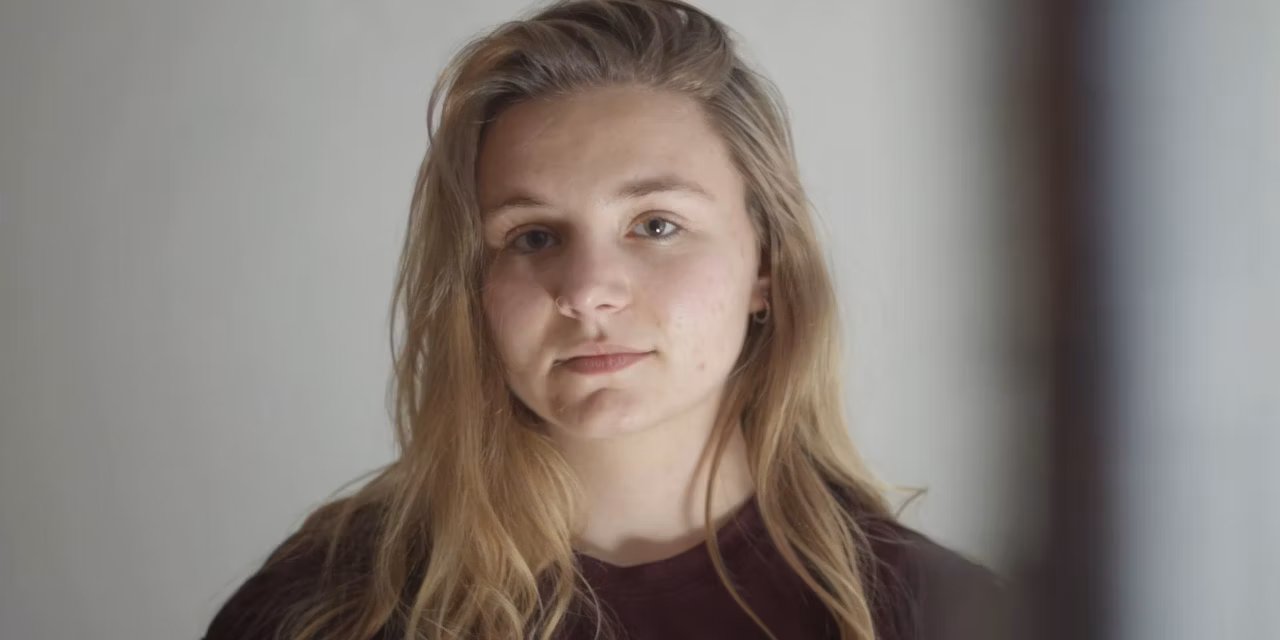 Drie mensen delen hun ervaring met CAW in documentaire 'voor elkaar'