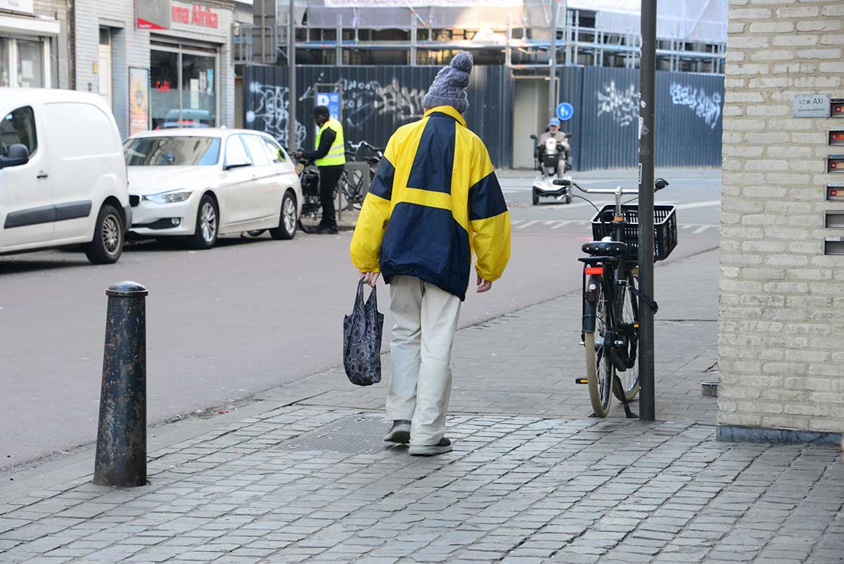 Man op straat - copyright: Atilla Erdem