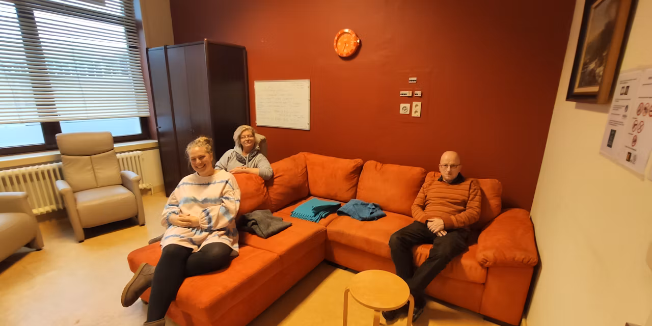 personen in zetel in winteropvang