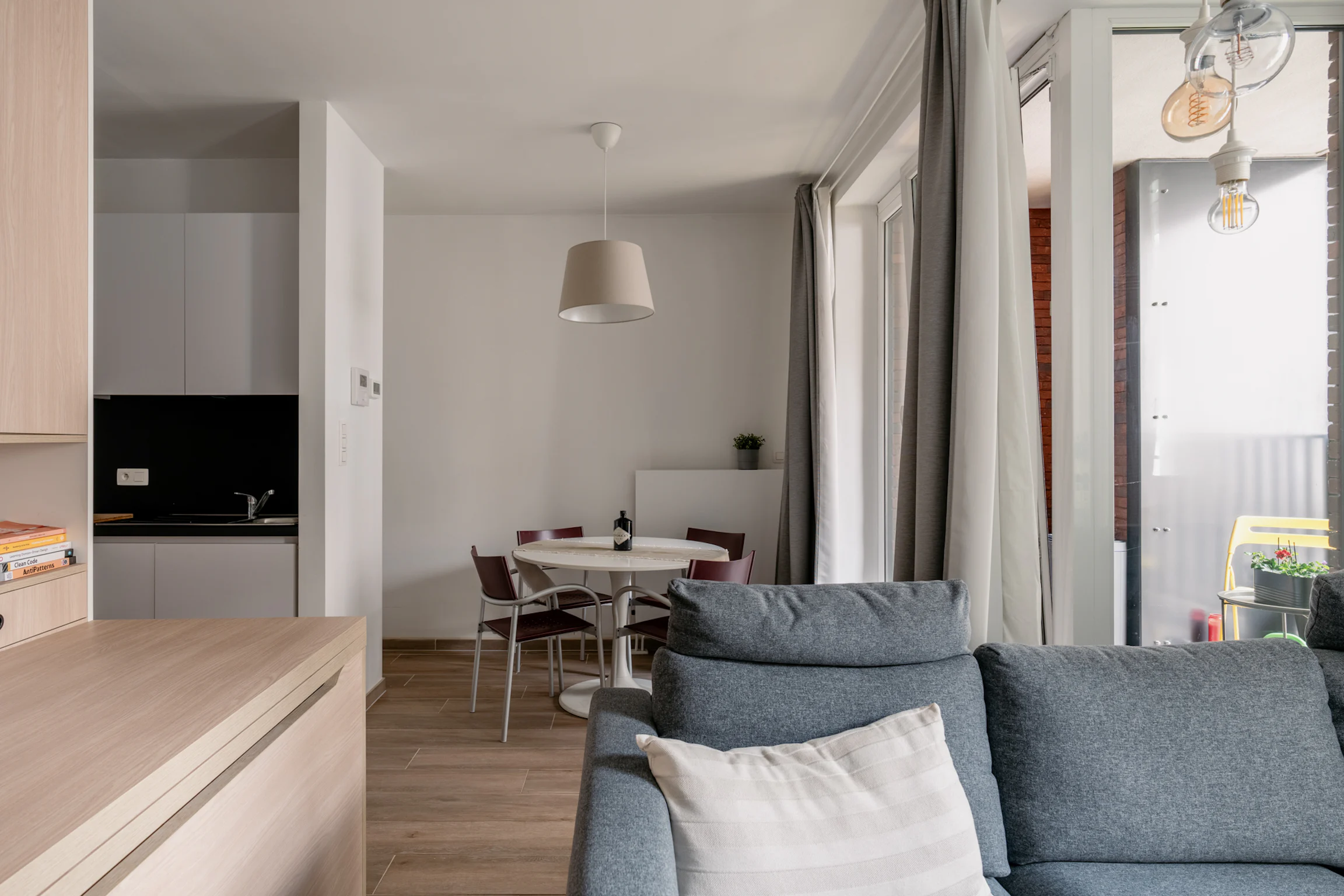 In OPTION by George: functionele studio met terras en gemeenschappelijke binnentuin